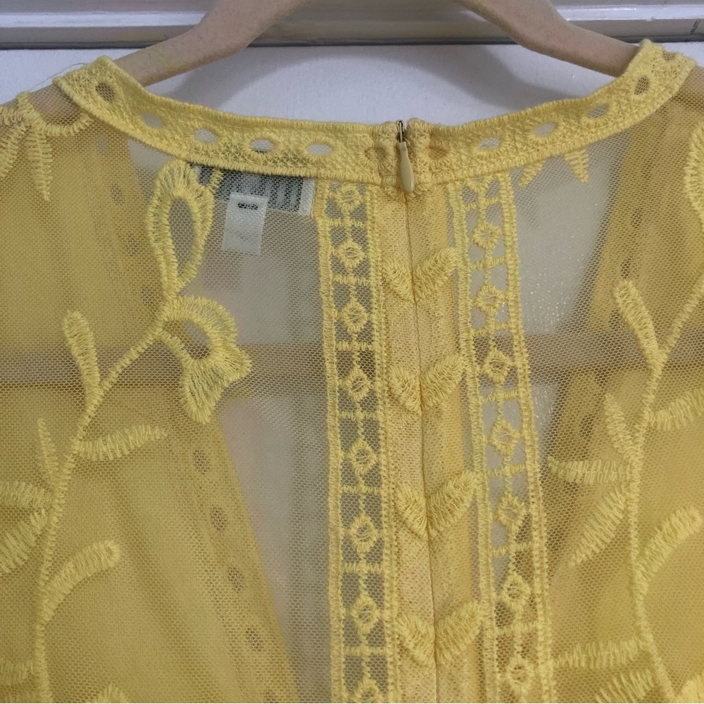 Socialite bright yellow lace mini dress sheer back v neck women’s size large - Picture 7 of 10